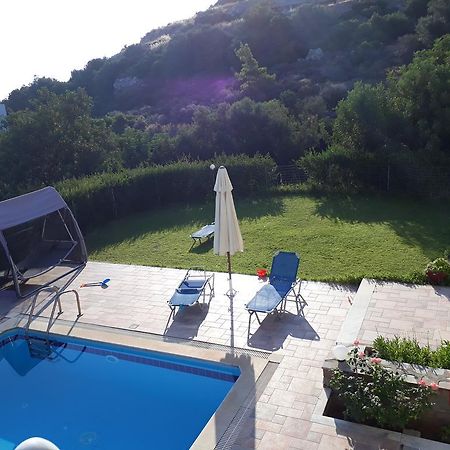 Stelios Apartments Istro Luaran gambar
