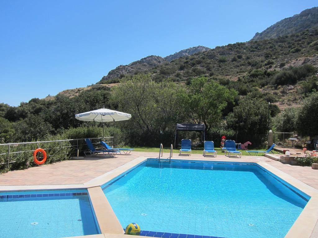 Stelios Apartments Istro Luaran gambar