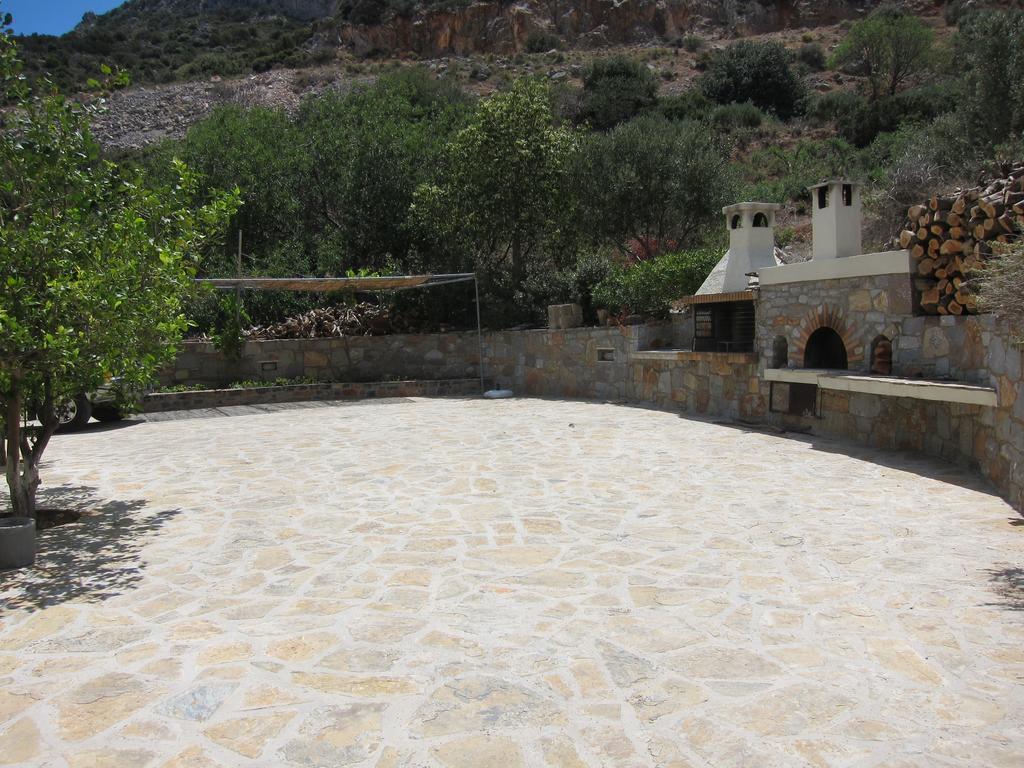 Stelios Apartments Istro Luaran gambar