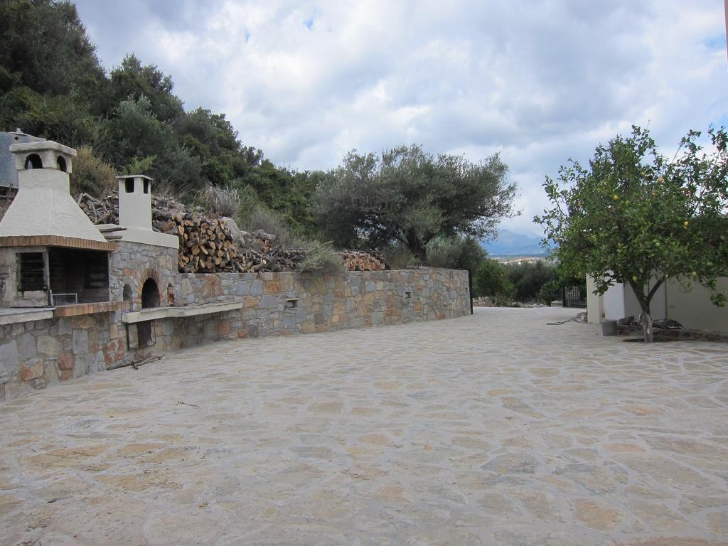 Stelios Apartments Istro Luaran gambar