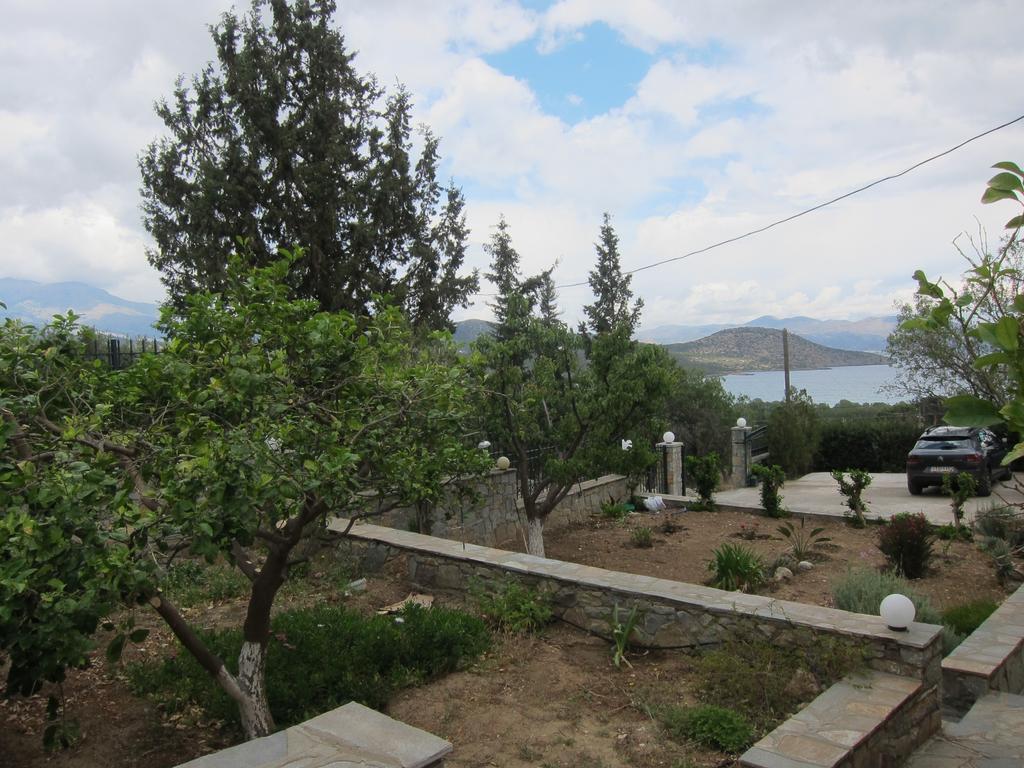 Stelios Apartments Istro Luaran gambar