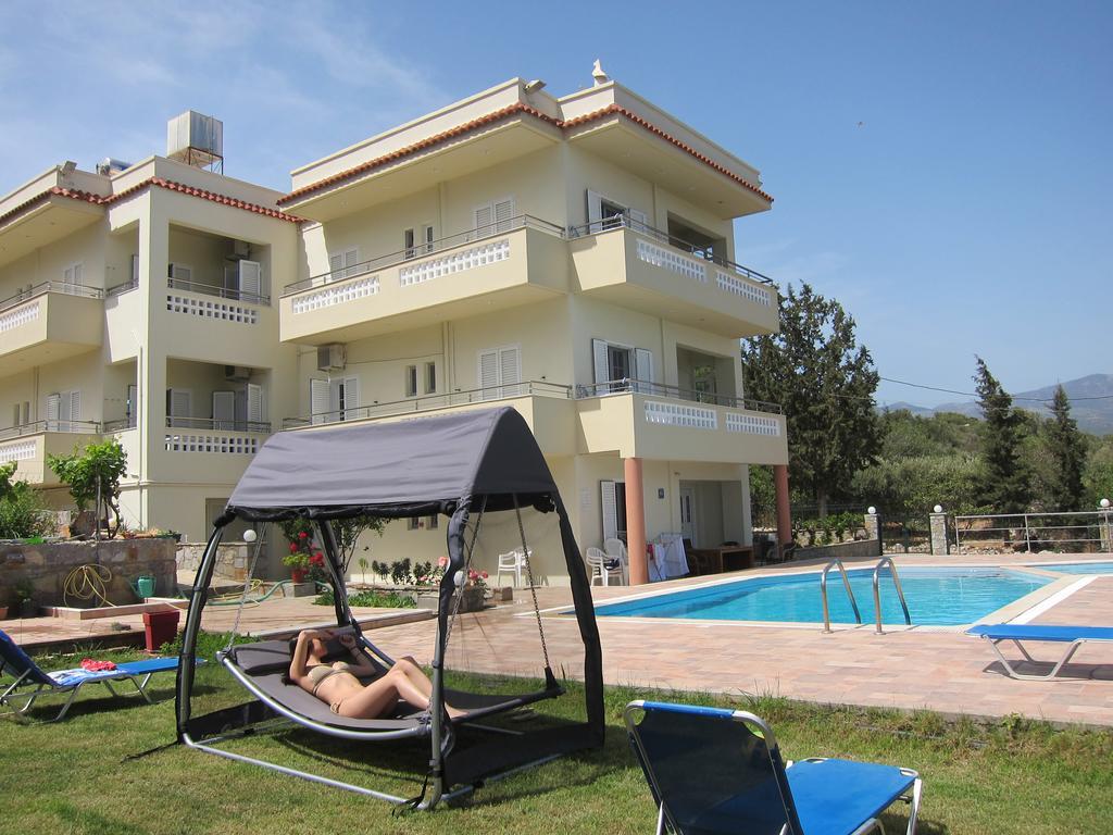 Stelios Apartments Istro Luaran gambar