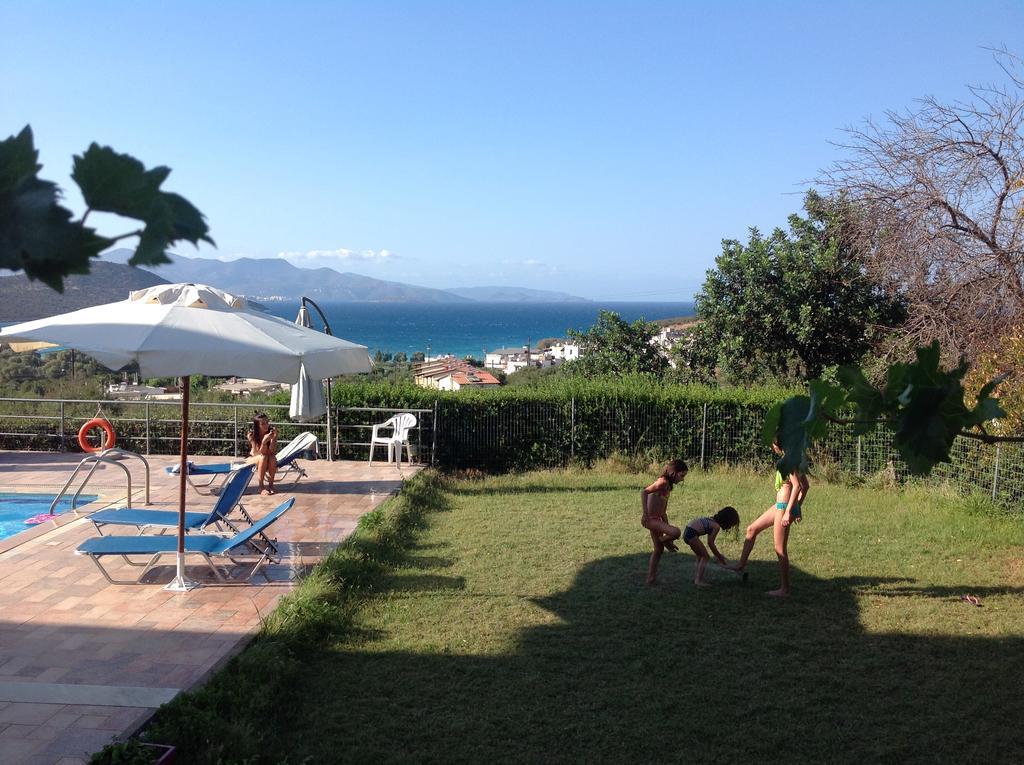 Stelios Apartments Istro Luaran gambar